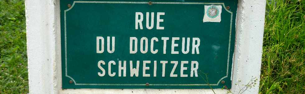 La Rivière Saint-Louis - Rue du Docteur Schweitzer - Trous dans chaussée - février 2013