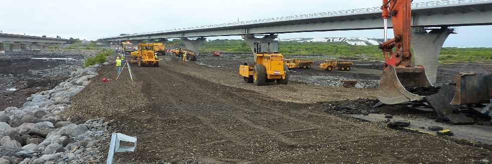 Rivire St-Etienne - Travaux sur le radier - 7 fvrier 2013