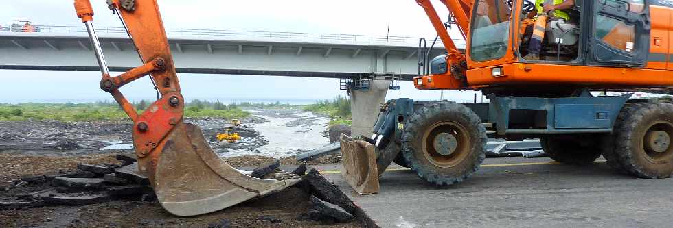 Rivire St-Etienne - Travaux sur le radier - 7 fvrier 2013