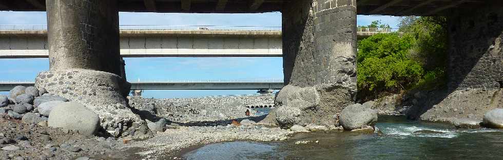 Rivire St-Etienne - Vieux pont