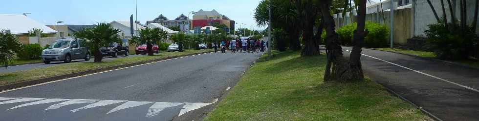 6 mars 2013 - Manifestation de jeunes vers le Rond point McDo