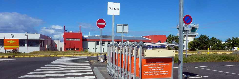 St-Pierre - Mars 2013 - Travaux de réhabilitation de l'aéroport de Pierrefonds -