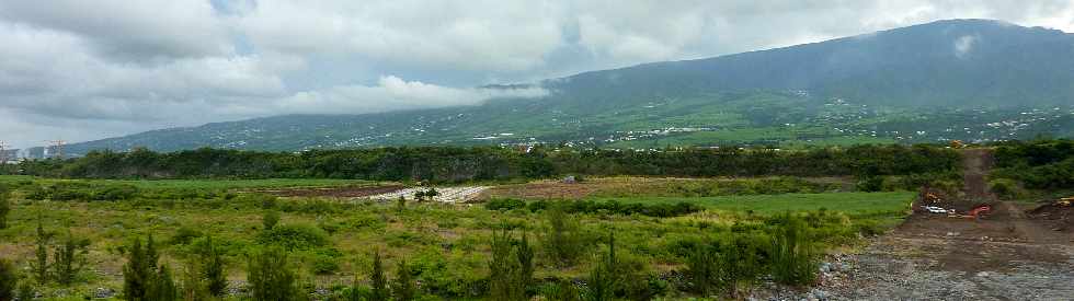 Rivire St-Etienne - chantier de l'interconnexion des primtres irrigus du Bras de la Plaine et du Bras de Cilaos