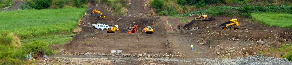 Rivire St-Etienne - chantier de l'interconnexion des primtres irrigus du Bras de la Plaine et du Bras de Cilaos