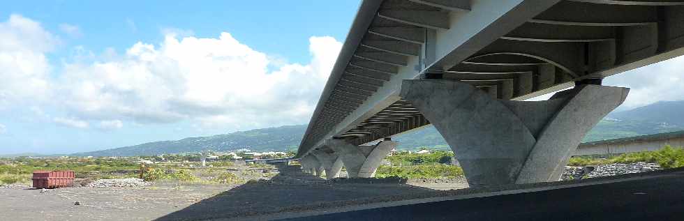 Chantier du nouveau pont sur la Rivire St-Etienne - Fin mars 2013 -