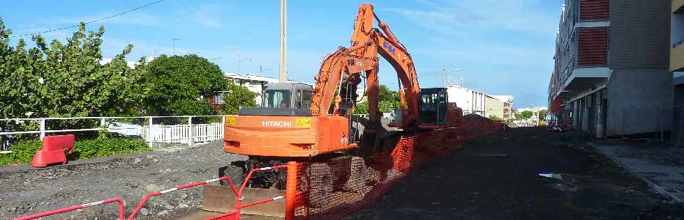 St-Pierre - Ravine Blanche - Fin mars 2013 - Travaux rue Mahatma Gandhi -