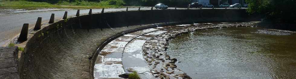 St-Pierre - 31 mars 2013 - Radier de la Rivire d'Abord aprs fortes pluies -