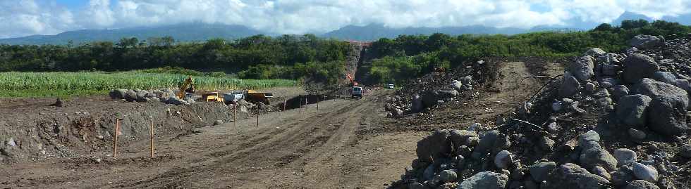 Chantier d'interconnexion Bras de la Plaine - Bras de Cilaos - Avril 2013 - Rivire St-Etienne -