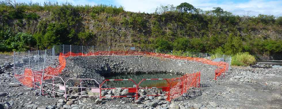 Chantier d'interconnexion Bras de la Plaine - Bras de Cilaos - Avril 2013 - Rivire St-Etienne -