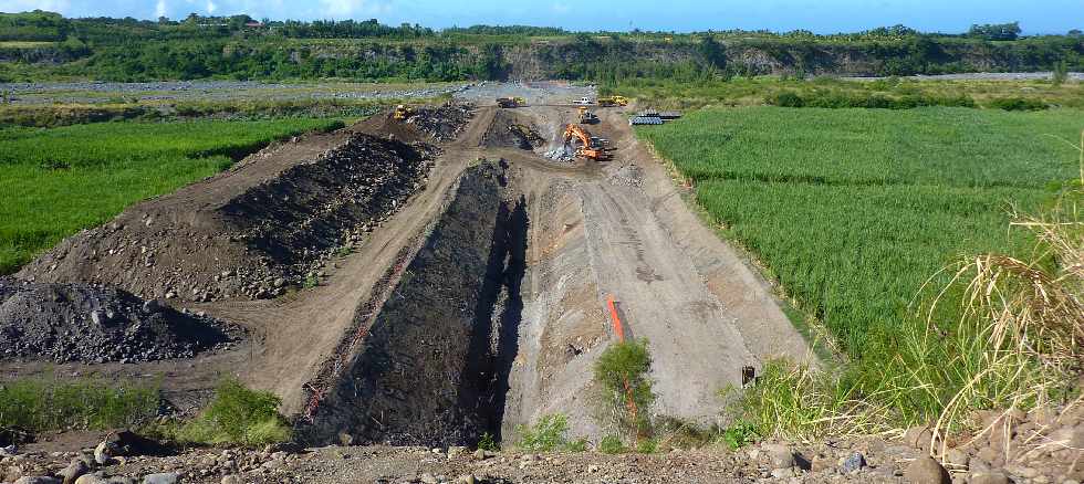 Rivire St-Etienne - Tranche pour la canalisation - Avril 2013