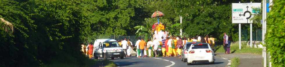 St-Pierre - Casernes - Cortge crmonie en l'honneur de Mariamen