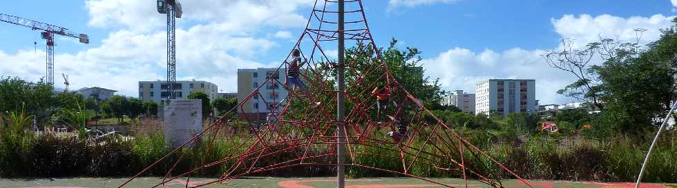 St-Pierre -  Avril 2013 - Parc urbain de Ravine Blanche - Jeux