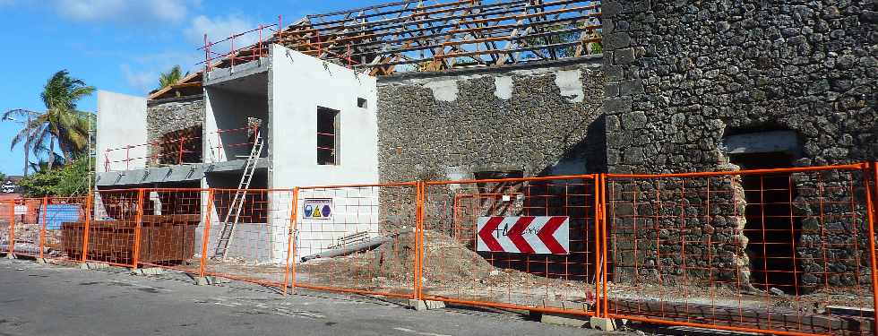 St-Pierre - Avril 2013 -  Rhabilitation des Entrepts Kervguen