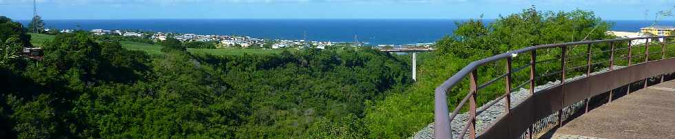 Vue sur le pont de la rivire d'Abord