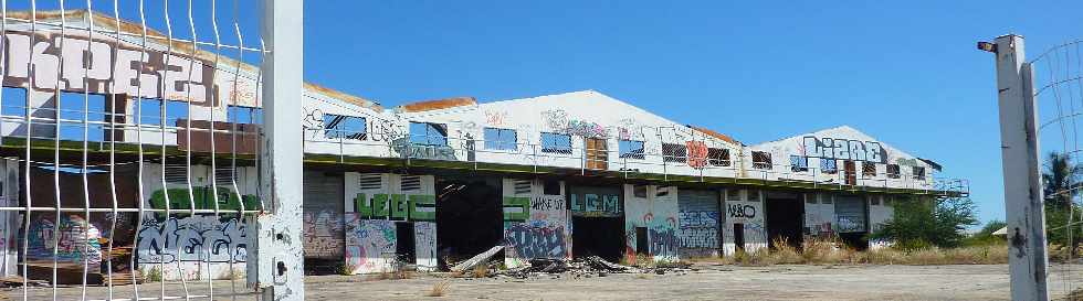 St-Paul - Mai 2013 -  Btiments en ruine