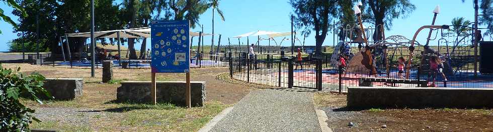 St-Paul - Mai 2013 -  Jeux pour enfants sur le front de mer