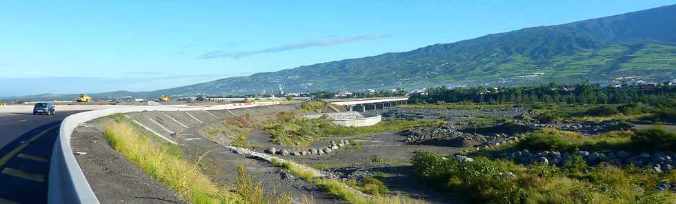 Route-digue de la rivire St-Etienne - rive gauche