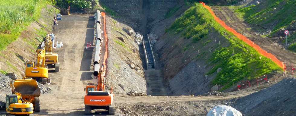 19 mai 2013 - Pierrefonds - Travaux du chantier d'interconnexion des primtres irrigus Bras de la Plaine - Bras de Cilaos