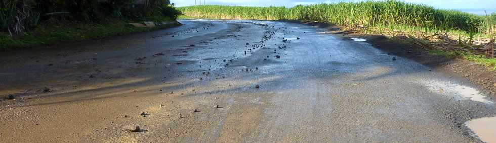 Boue et galets sur le Chemin de Bassin Plat