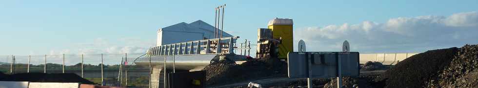 9 juin 2013 - St-Pierre - Rivire St-Etienne - Nouveau pont - Chapiteaux pour l'inauguration