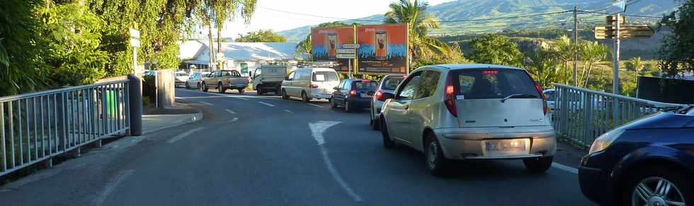 11 juin 2013 - Ouverture du pont sur la rivire St-Etienne - Sens nord-sud - Embouteillages sud-nord  Bois d'Olives