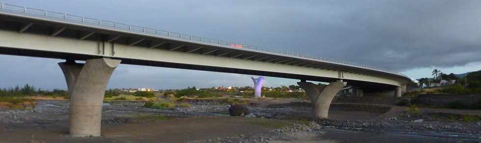 12 juin 2013 - Fermeture du radier de la rivire St-Etienne aprs la mise en service du nouveau pont