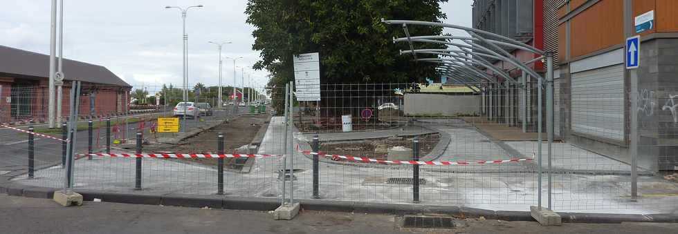 Juin 2013 - St-Pierre - Travaux devant l'Office notarial du front de mer