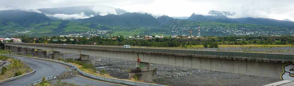 16 juin 2013 - Pont sur la rivire St-Etienne en service