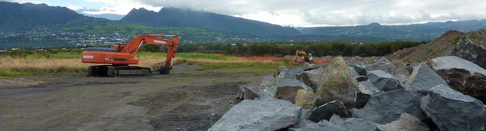 Pierrefonds - Chantier de l'interconnexion des primtres irrigus du Bras de Cilaos et du Bras de la Plaine - juin 2013