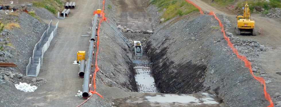 Pierrefonds - Chantier de l'interconnexion des primtres irrigus du Bras de Cilaos et du Bras de la Plaine - juin 2013