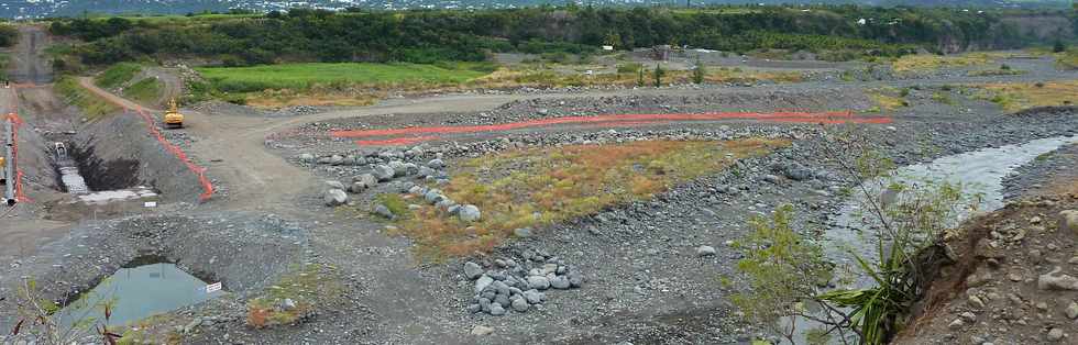 Pierrefonds - Chantier de l'interconnexion des primtres irrigus du Bras de Cilaos et du Bras de la Plaine - juin 2013