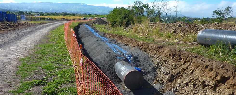 Chantier interconnexion des primtres irrigus Bras de la Plaine et Bras de Cilaos - Franchissement de la rivire St-Etienne - SOGEA et SBTPC