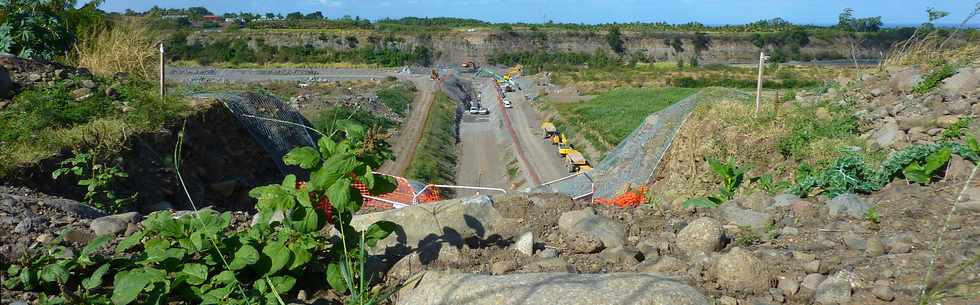 Chantier interconnexion des primtres irrigus Bras de la Plaine et Bras de Cilaos - Franchissement de la rivire St-Etienne - SOGEA et SBTPC