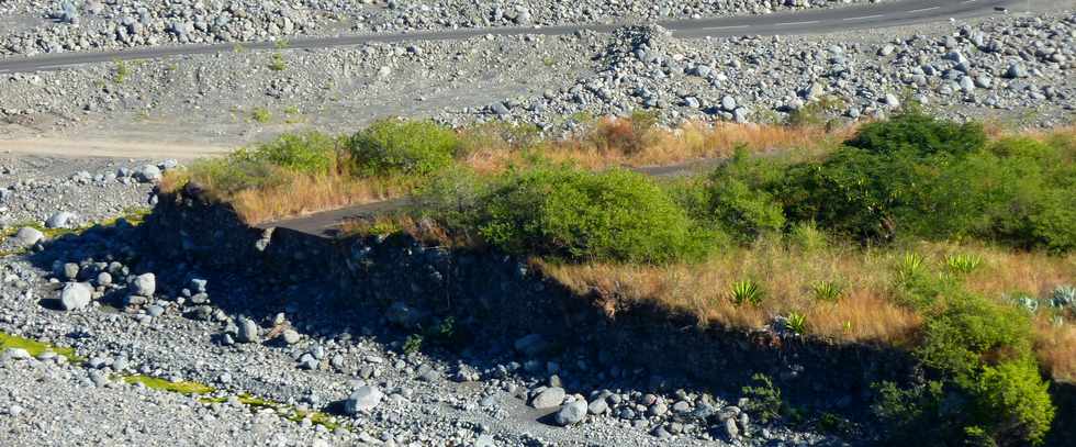 30 juin 2013 - Pointe de l'Entre-Deux - Ancienne route au radier du Ouaki