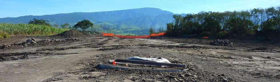 30 juin 2013 - chantier de l'interconnexion des primtres irrigus du Bras de la Plaine et du Bras de Cilaos - PIerrefonds -