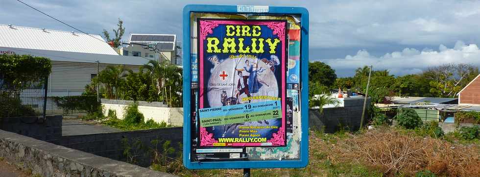 Juillet 2013 - St-Pierre -  Cirque Raluy à Casabona