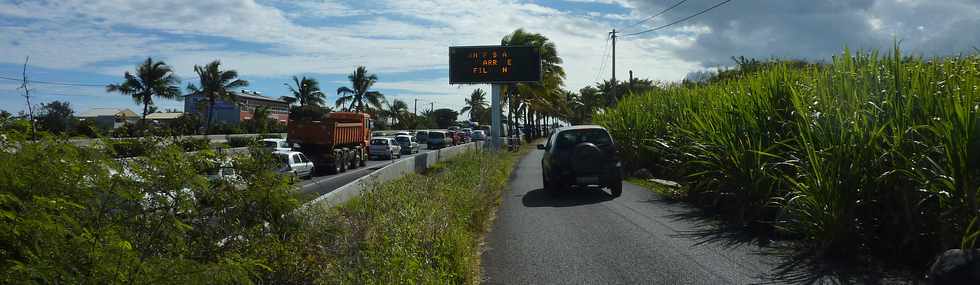 17 juillet 2013 - Quatre-voies St-Pierre- St-Louis - Embouteillages - Barrage des transporteurs