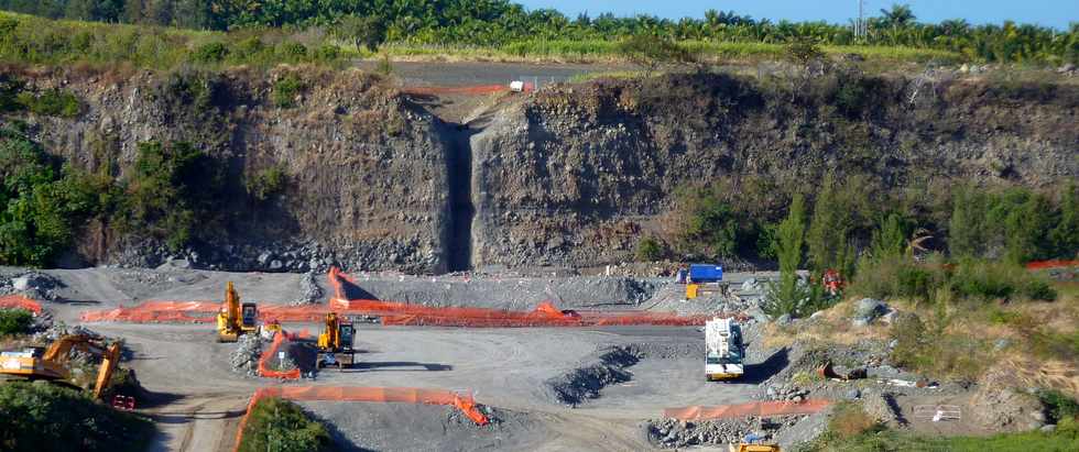 11 aot 2013 - Chantier d'interconnexion des primtres irrigus du Bras de Cilaos et du Bras de la Plaine - Rivire St-Etienne