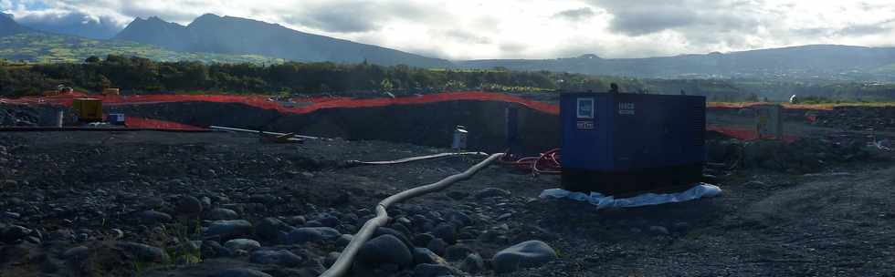 11 aot 2013 - Chantier d'interconnexion des primtres irrigus du Bras de Cilaos et du Bras de la Plaine - Rivire St-Etienne