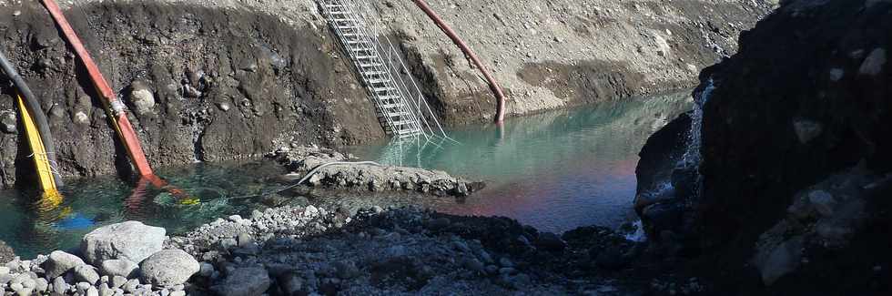 11 aot 2013 - Chantier d'interconnexion des primtres irrigus du Bras de Cilaos et du Bras de la Plaine - Rivire St-Etienne