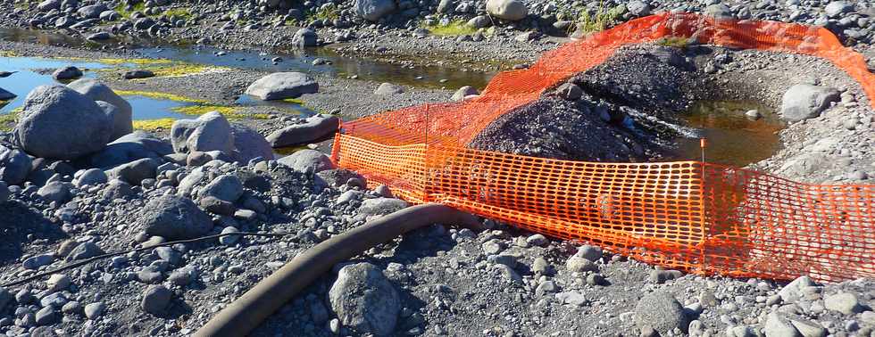 Chantier d'interconnexion des primtres irrigus Bras de la Plaine - Bras de Cilaos - 18 aot 2013 - Pompage rivire St-Etienne