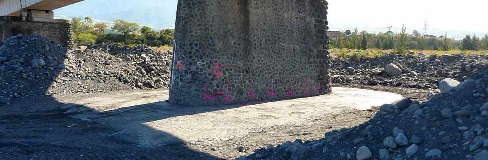 Août 2013 - Travaux sur les piles de l'ancien pont de la rivière St-Etienne
