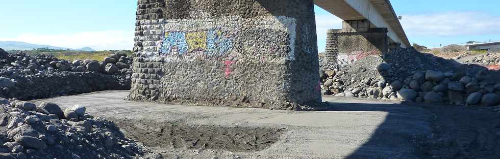 Août 2013 - Travaux sur les piles de l'ancien pont de la rivière St-Etienne