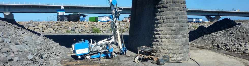 Rivire St-Etienne - Chantier de confortement des piles P5 et 6 du pont amont