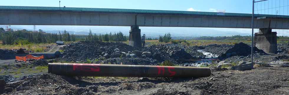 Rivire St-Etienne - Chantier de confortement des piles P5 et 6 du pont amont