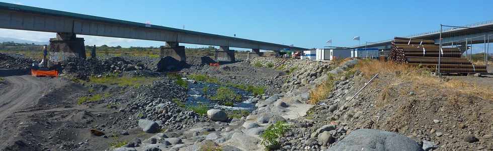 Rivire St-Etienne - Chantier de confortement des piles P5 et 6 du pont amont