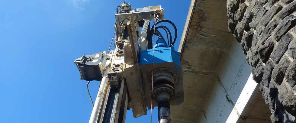 Rivire St-Etienne - Chantier de confortement des piles P5 et 6 du pont amont