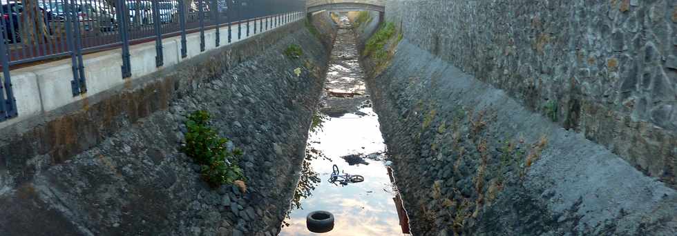 Vlo dans le Canal Sorma - St-Pierre