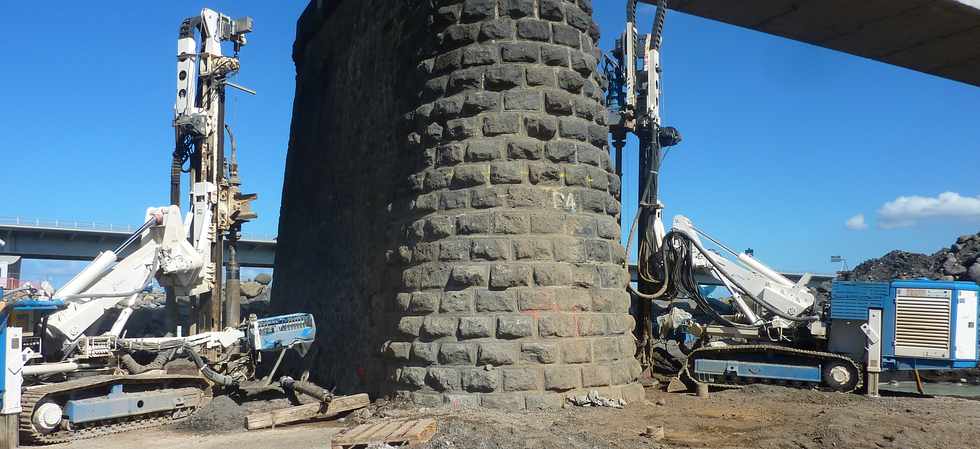 Sept 2013 - Rivire St-Etienne - Ancien pont amont - Travaux de confortement pile P5