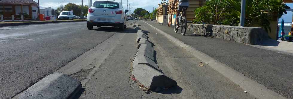 St-Pierre - Sept 2013 - Piste cyclable bd Hubert-Delisle